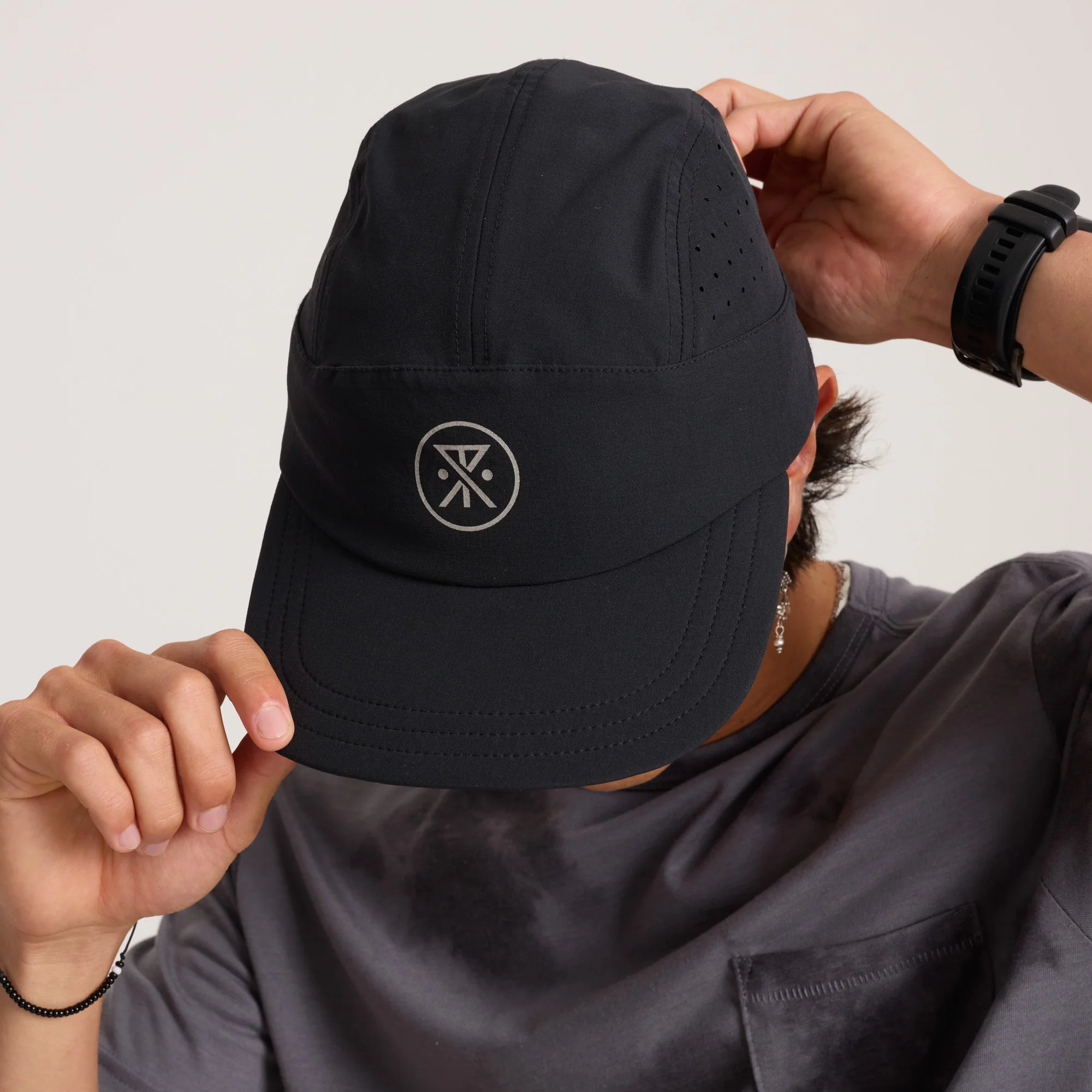 Alta Elite Run Hat Strapback Hat - Black - Image 4