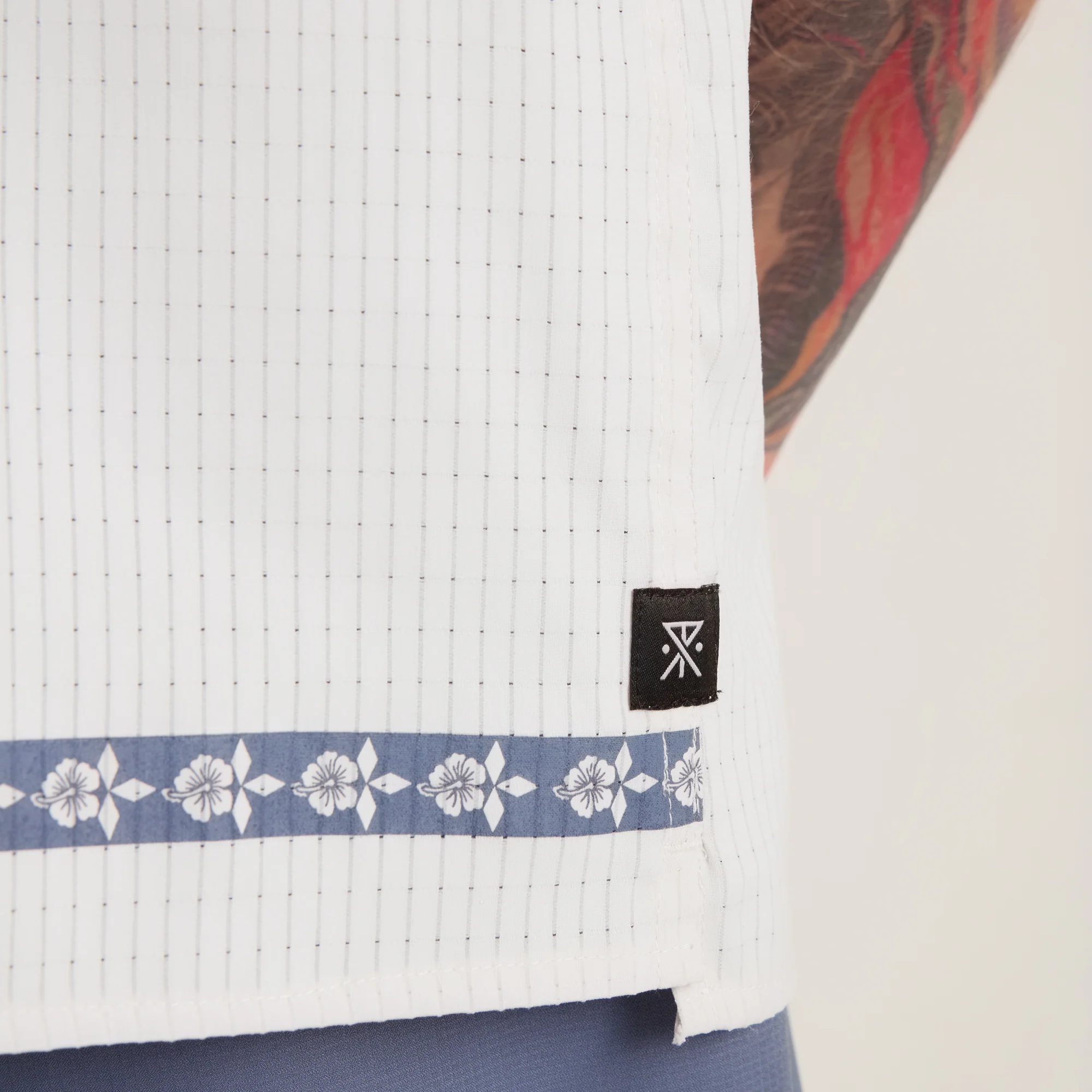 Bless Up Trail Button Up Shirt - Silver - Image 11