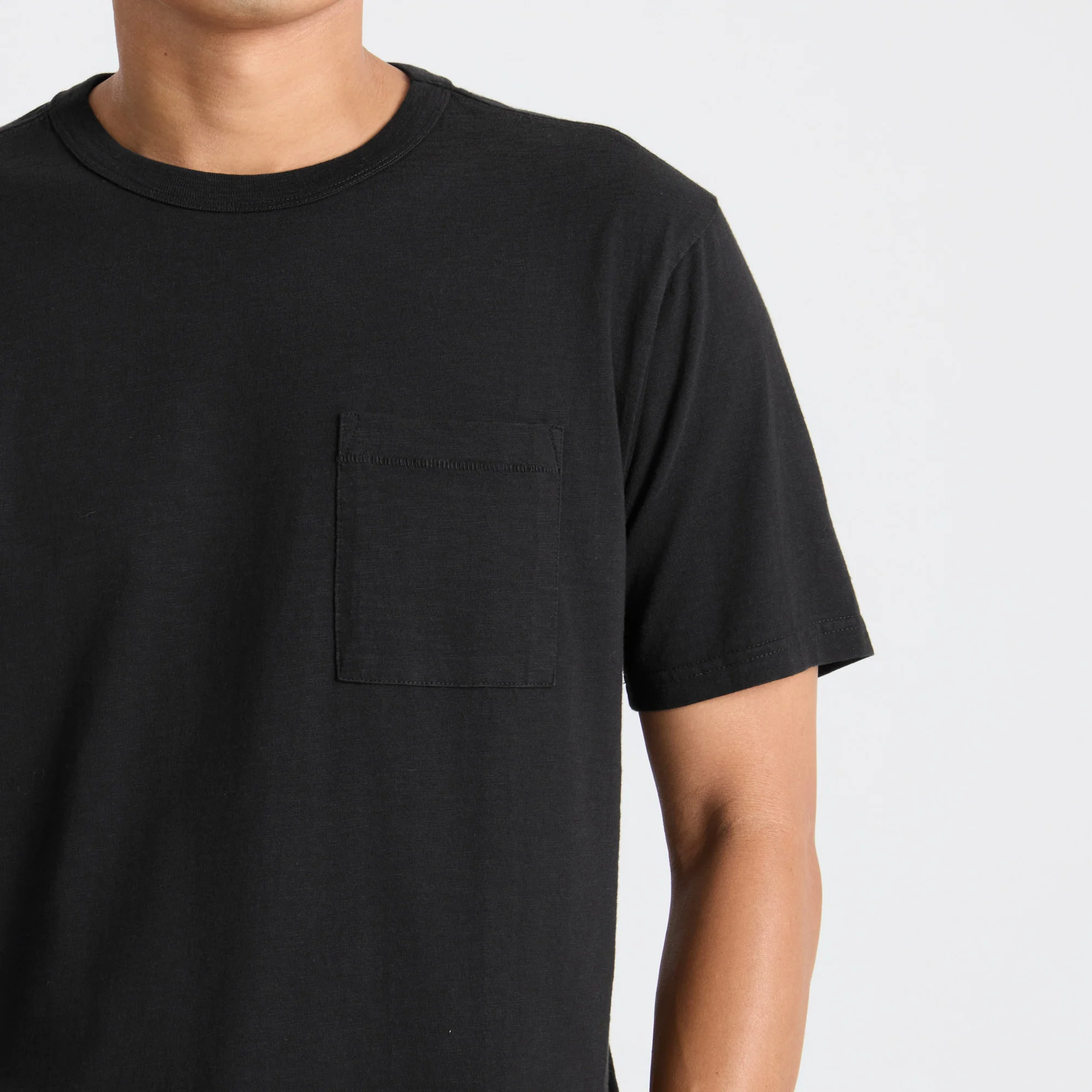 Well Worn Organic Short Sleeve Tee - Black - Image 4