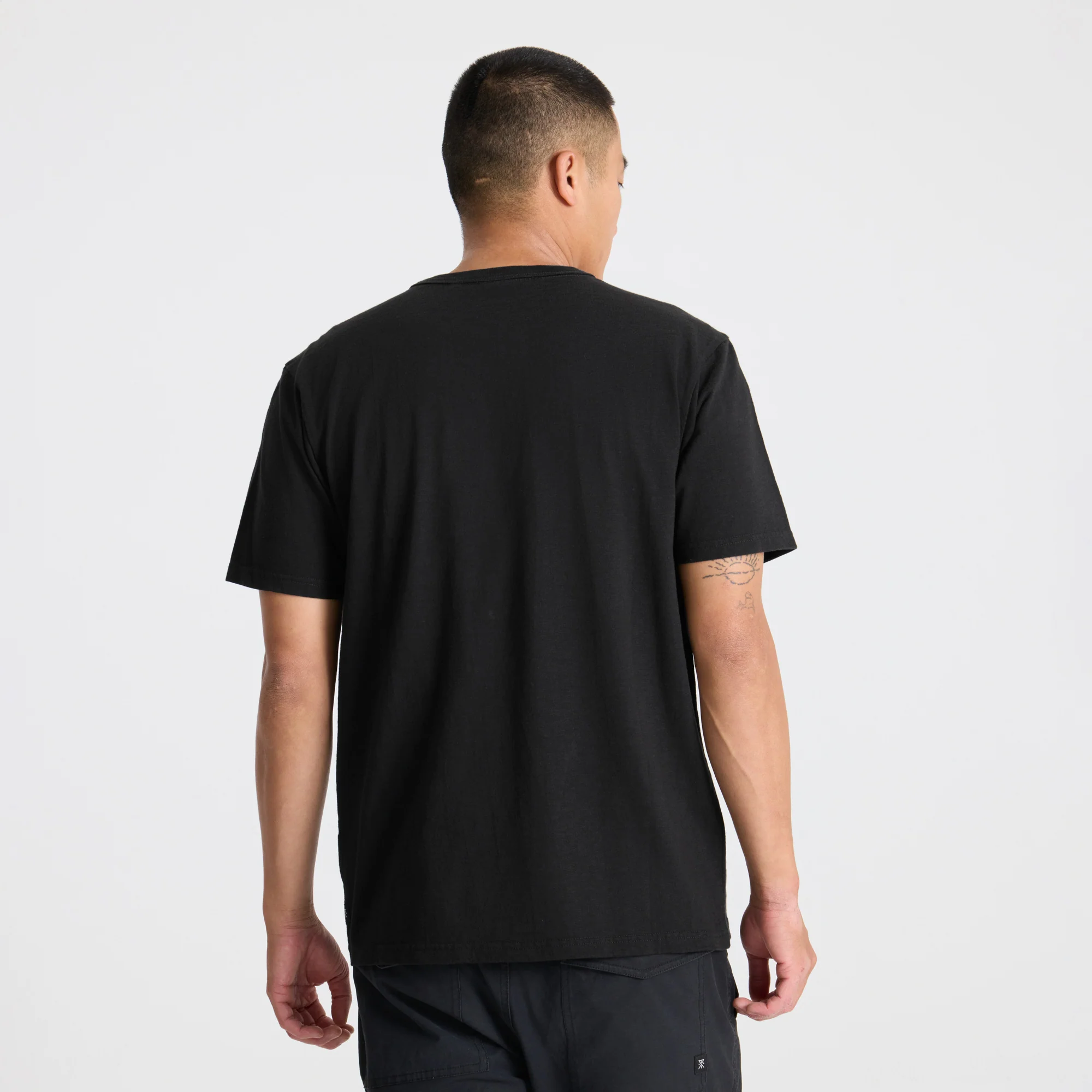Well Worn Organic Short Sleeve Tee - Black - Image 6